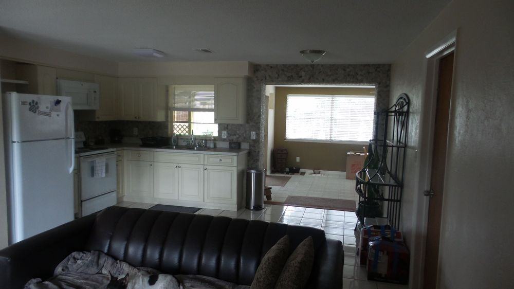 5146 Isabelle Ave - Photo 2 of 17