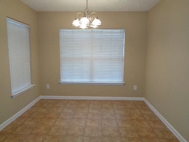 4005 Strata Dr - Photo 3 of 13