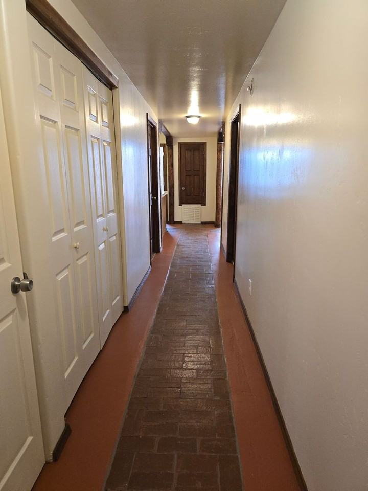 218 San Clemente Ave Nw - Photo 4 of 37