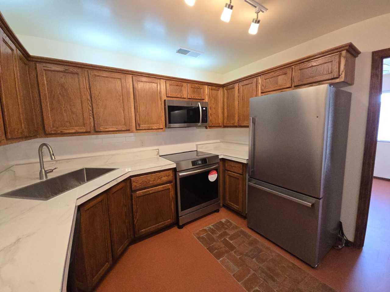 218 San Clemente Ave Nw - Photo 5 of 37