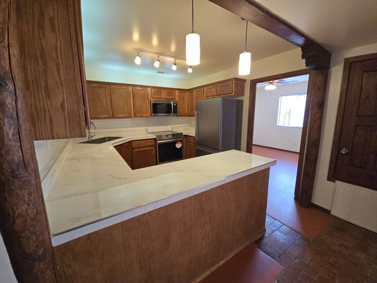 218 San Clemente Ave Nw - Photo 7 of 37