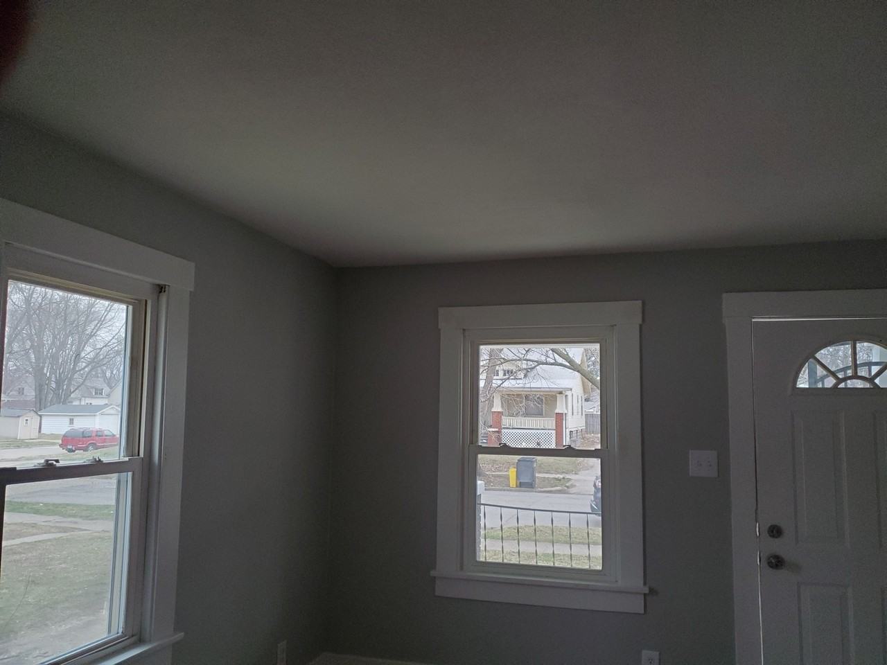 1321 E Olive St - Photo 3 of 5