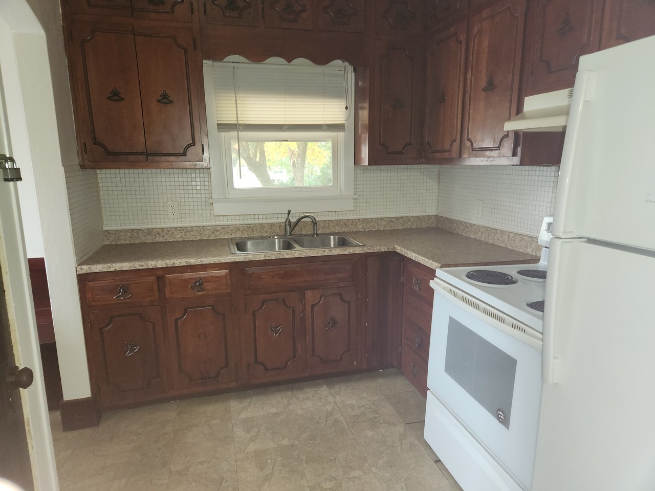 2055 E Prairie St - Photo 3 of 8