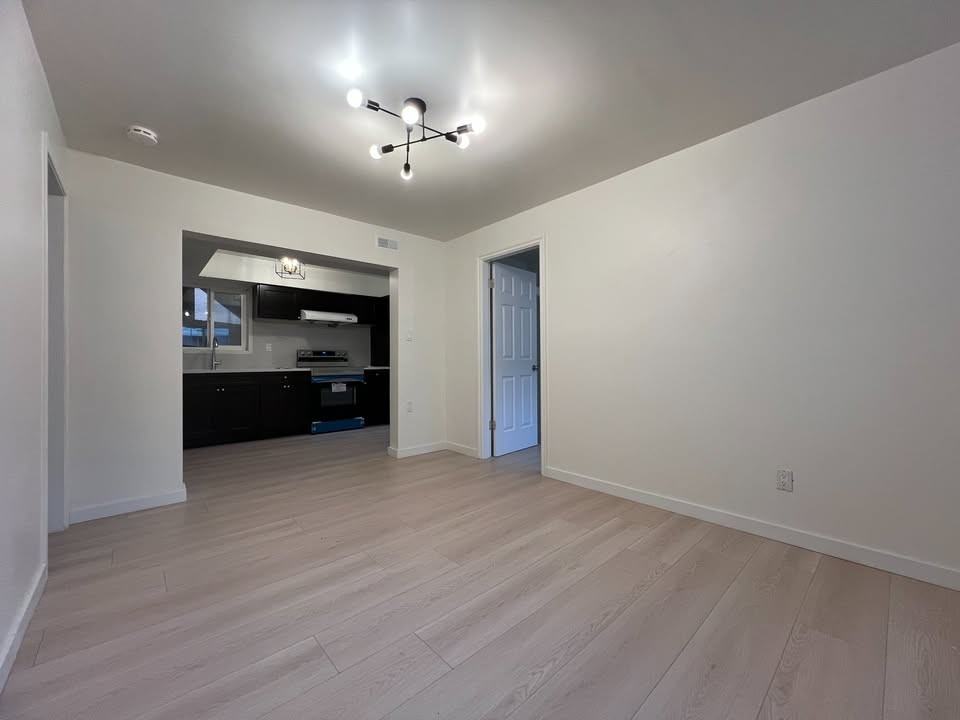 6135 Commercial St #B - Photo 7 of 20