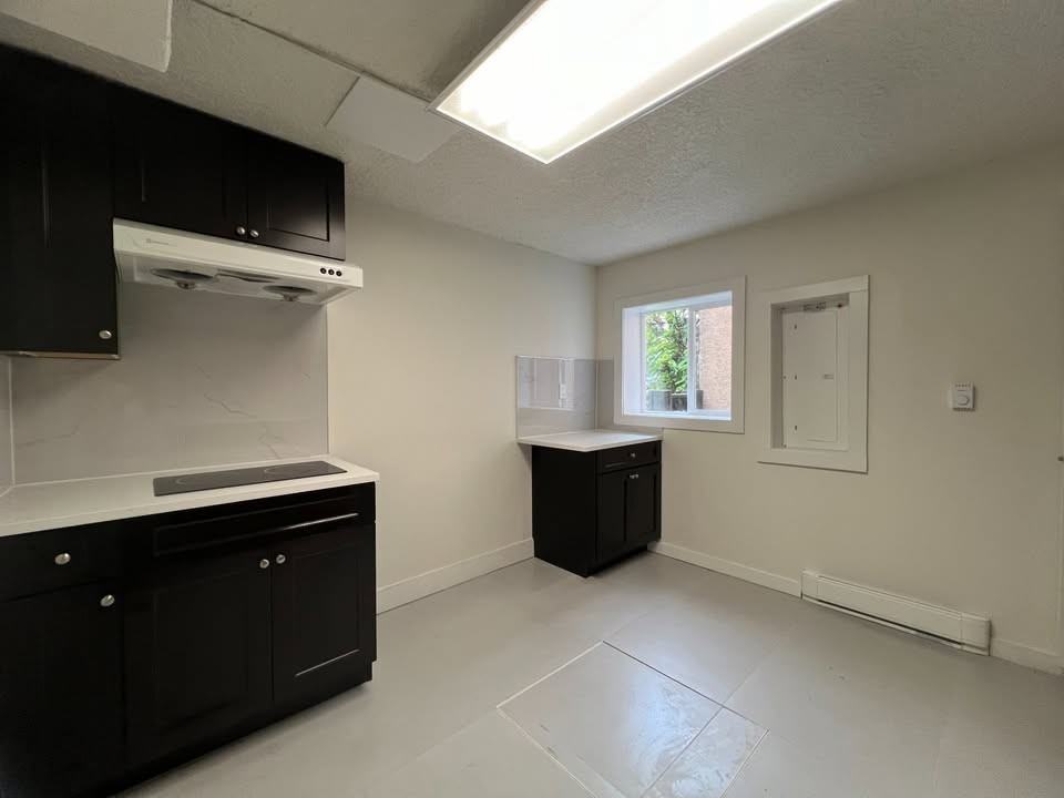 6135 Commercial St #C - Photo 3 of 11