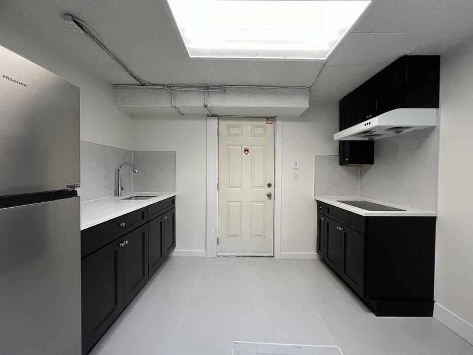 6135 Commercial St #C - Photo 4 of 11