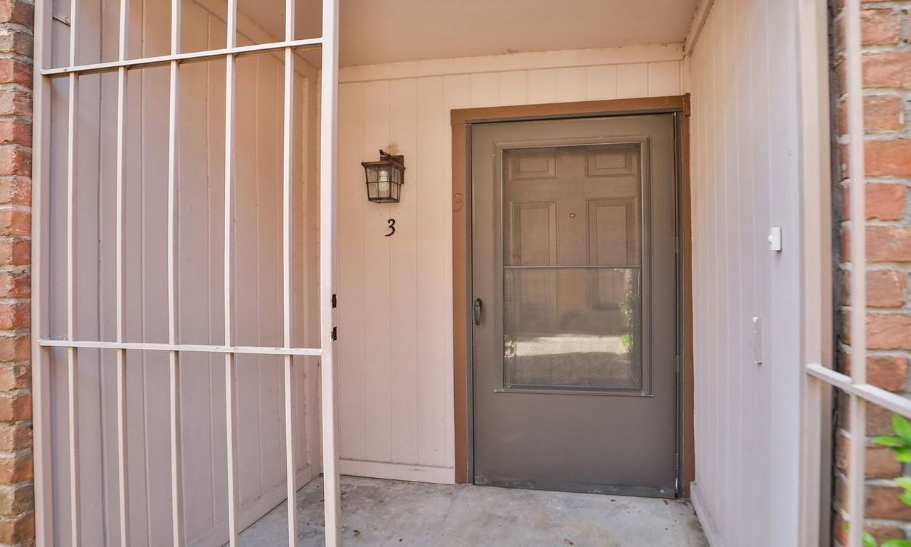 5528 Beverlyhill St #3 - Photo 3 of 34