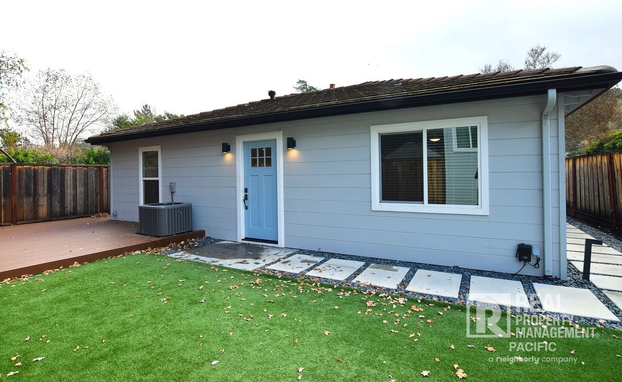 3714 Mosswood Dr