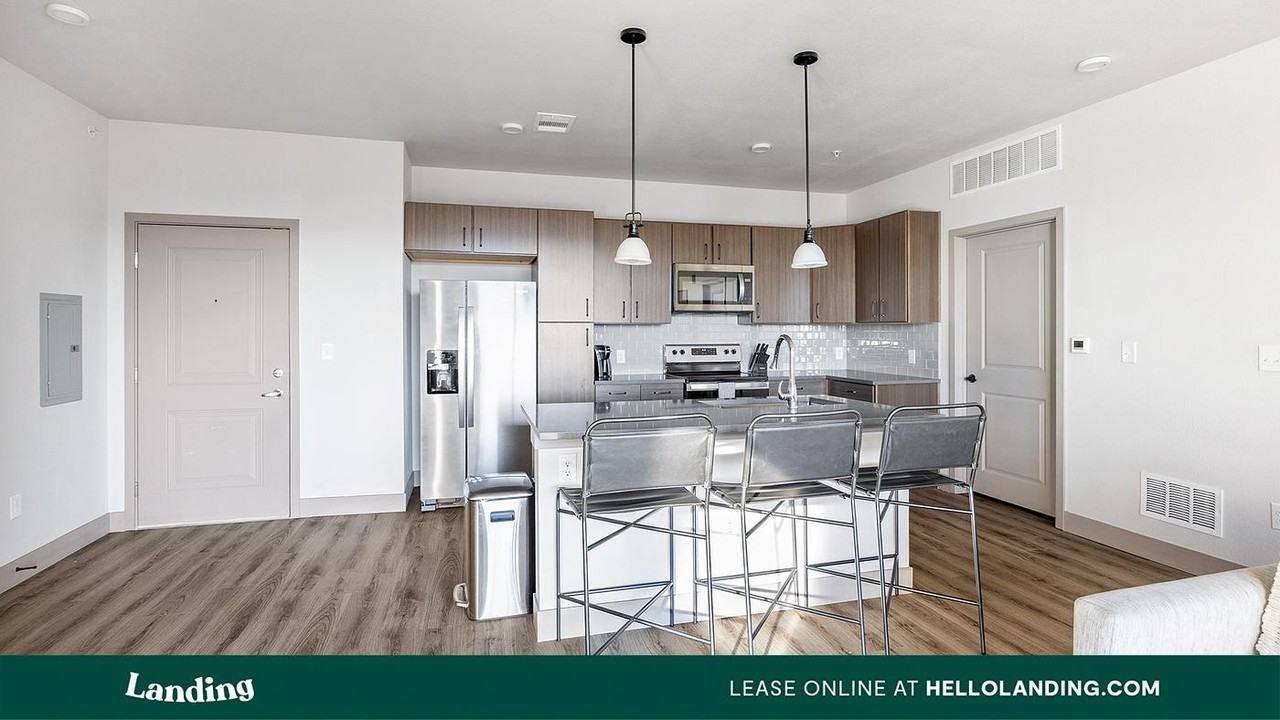 300 E Fremont Pl - Photo 7 of 50