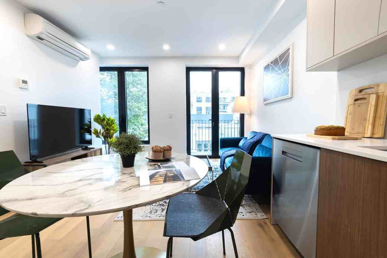 149 Green Street - Photo 5 of 36