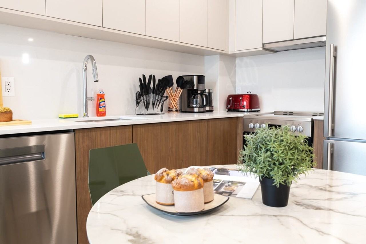 149 Green Street - Photo 7 of 36