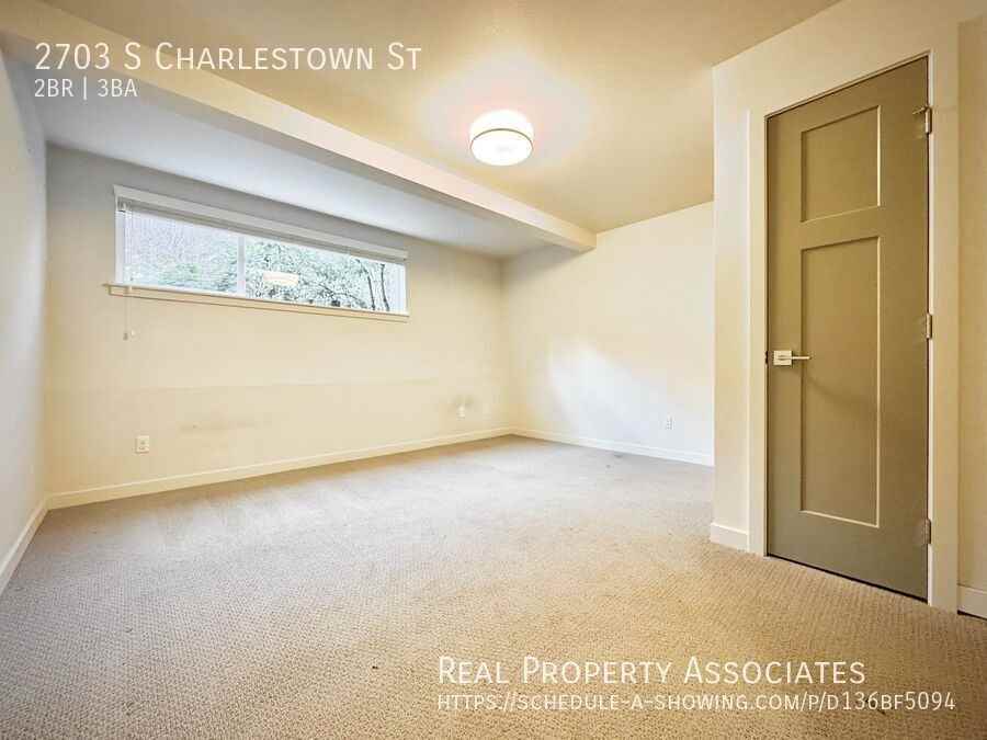 2703 S Charlestown St - Photo 2 of 32