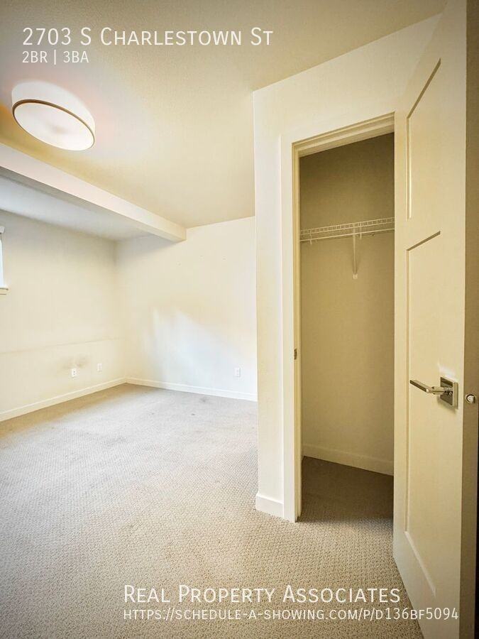 2703 S Charlestown St - Photo 3 of 32