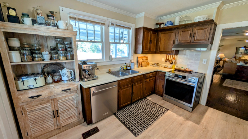 1534 Midland Road - Photo 5 of 20