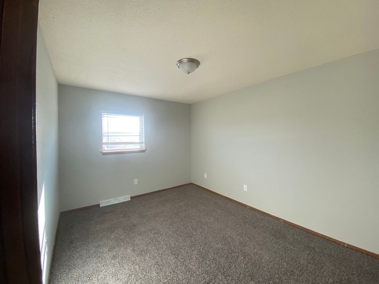 4226 W Bethany Dr - Photo 5 of 6