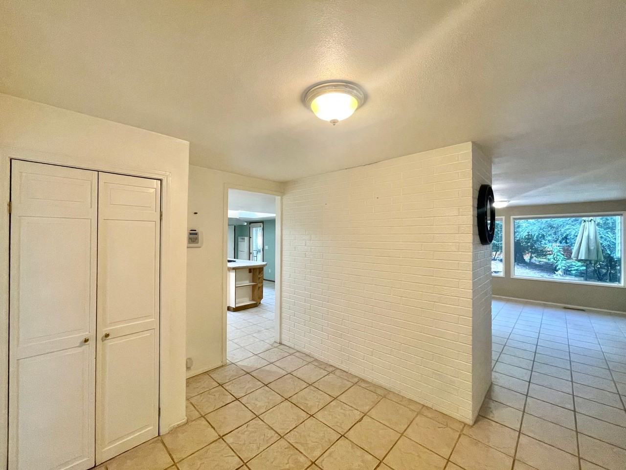 2434 130th Ave Ne - Photo 3 of 25