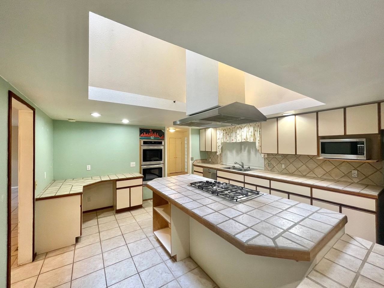 2434 130th Ave Ne - Photo 7 of 25