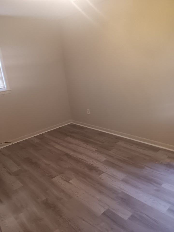 406 Sunset Ln #NA - Photo 2 of 10