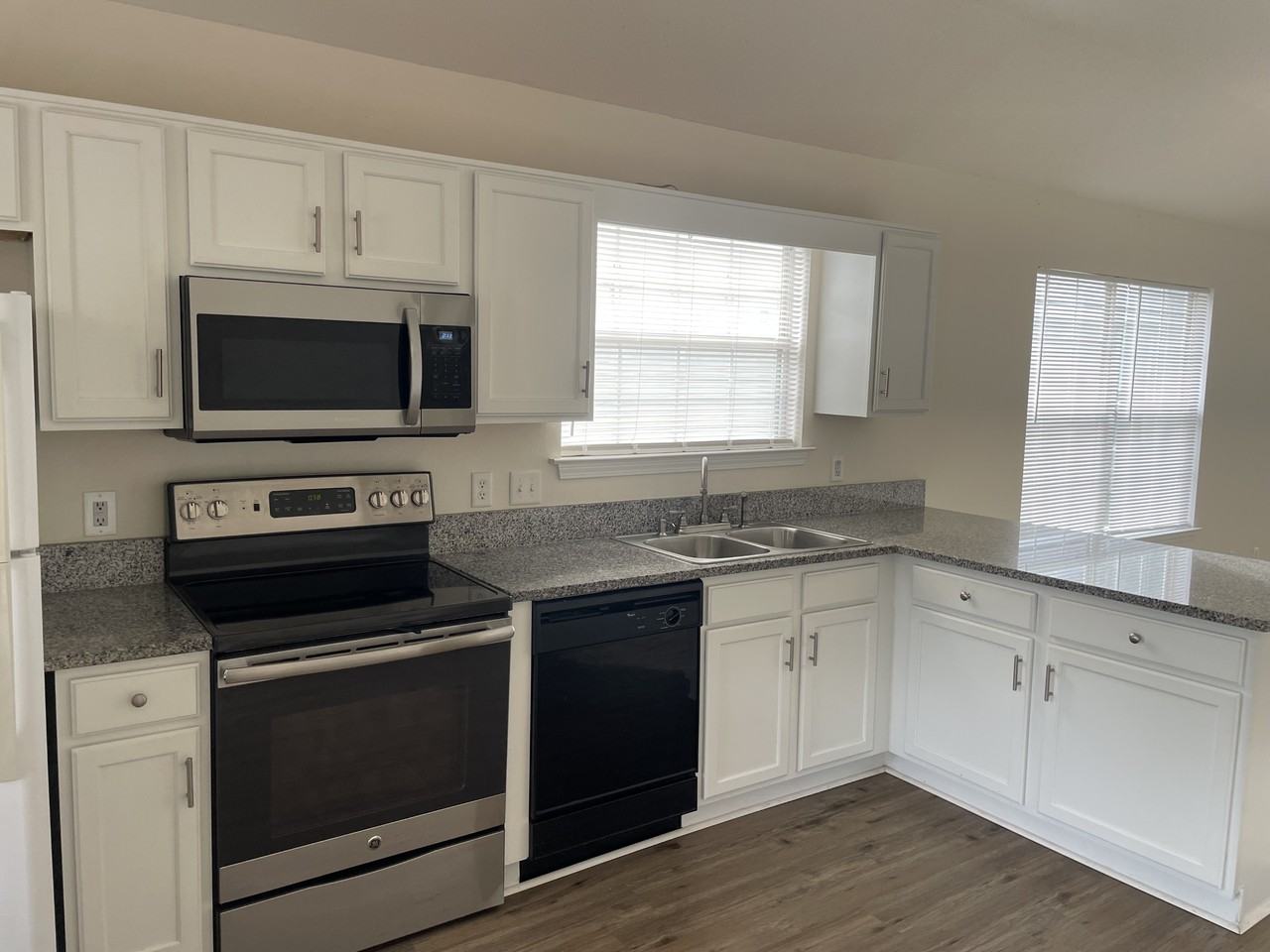 808 Crystal Wells Ct S #NA - Photo 2 of 10