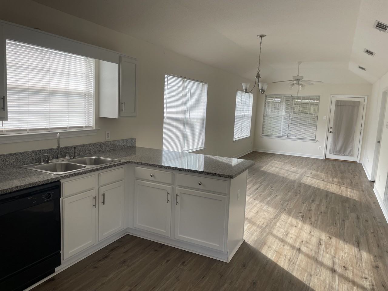 808 Crystal Wells Ct S #NA - Photo 3 of 10