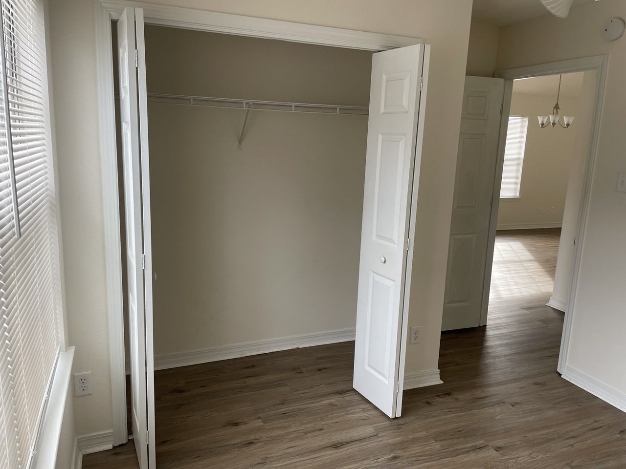 808 Crystal Wells Ct S #NA - Photo 7 of 10