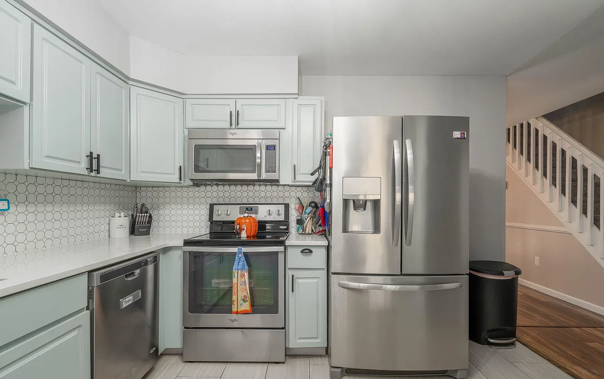 1720 Julie Ct - Photo 4 of 21