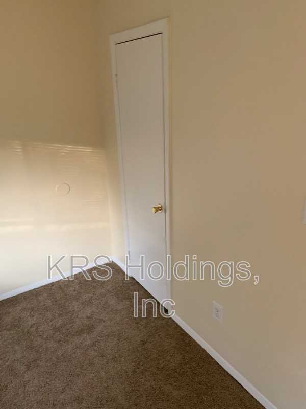 1223 Nelson St #A - Photo 6 of 8