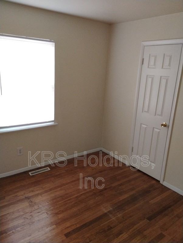 2202 Williamsburg Rd #4 - Photo 7 of 13