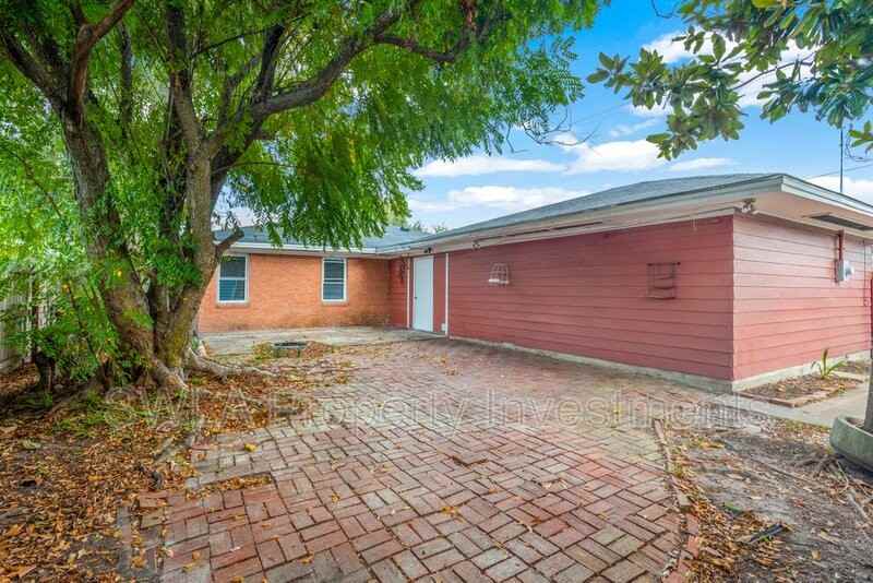 1722 Orchid St - Photo 2 of 10