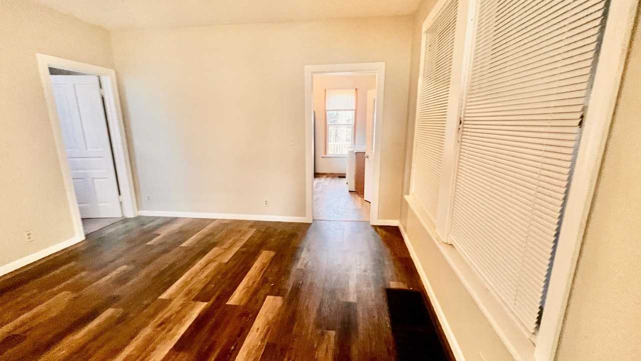 1435 Villa St - Photo 6 of 25