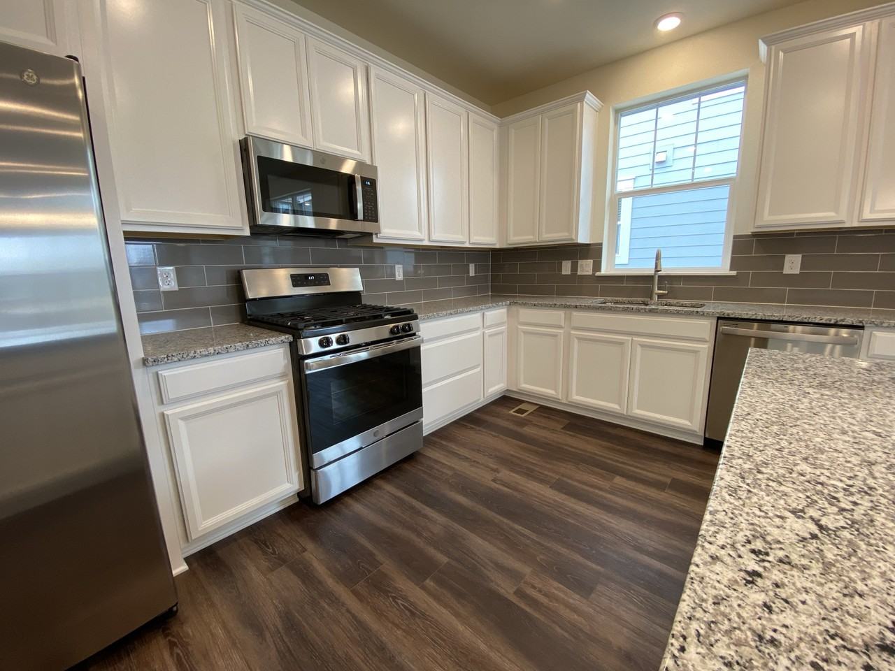 544 Navion Ln - Photo 6 of 13