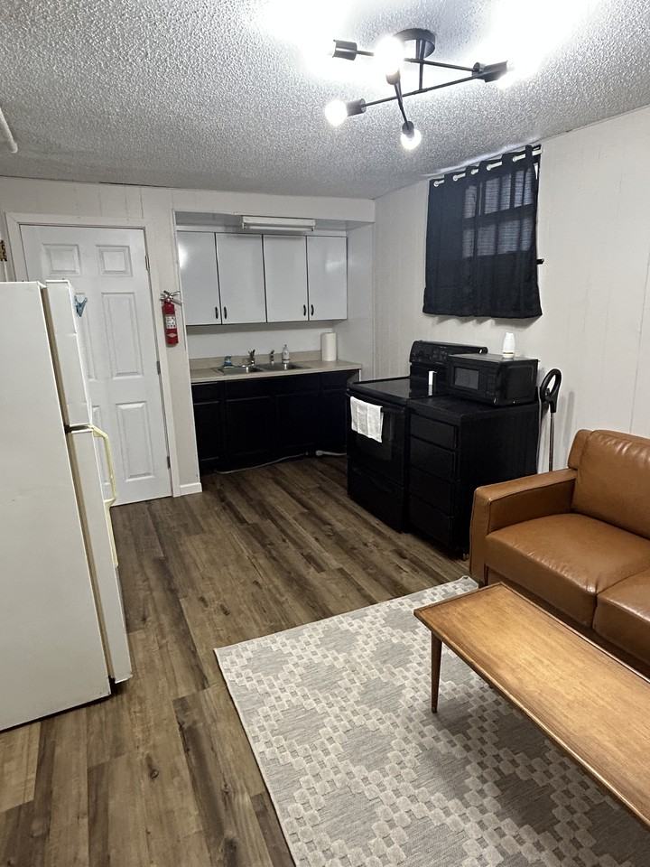 2316 2nd Ave W #4 - Photo 4 of 9