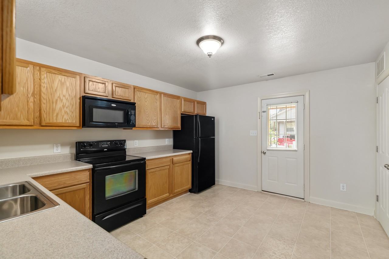 403 Springwood Dr #403 - Photo 7 of 28