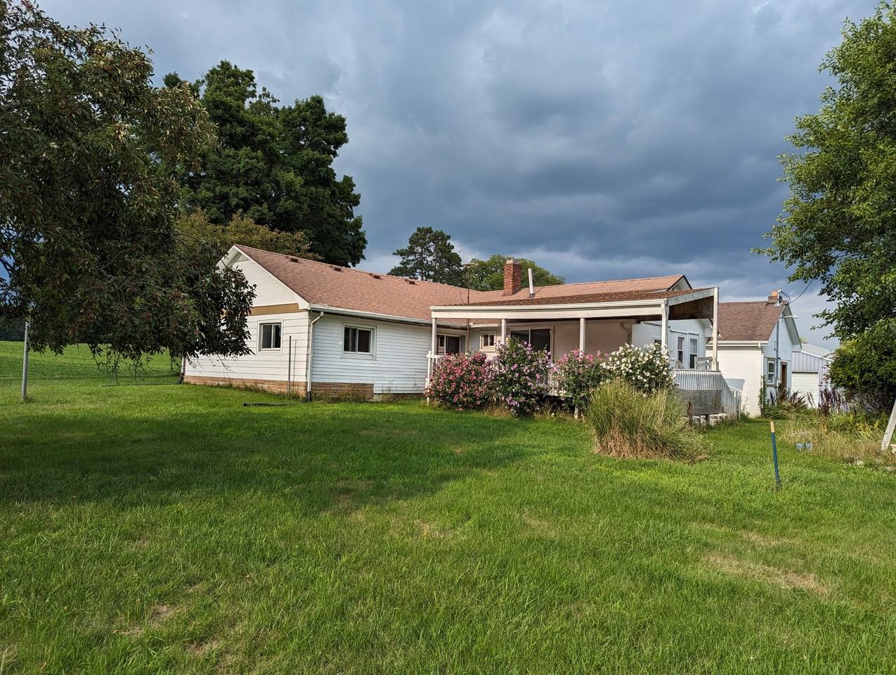 5337 Griffin Hwy #NA - Photo 2 of 29