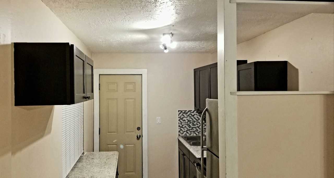 510 E Strawbridge Ave #NA - Photo 2 of 15