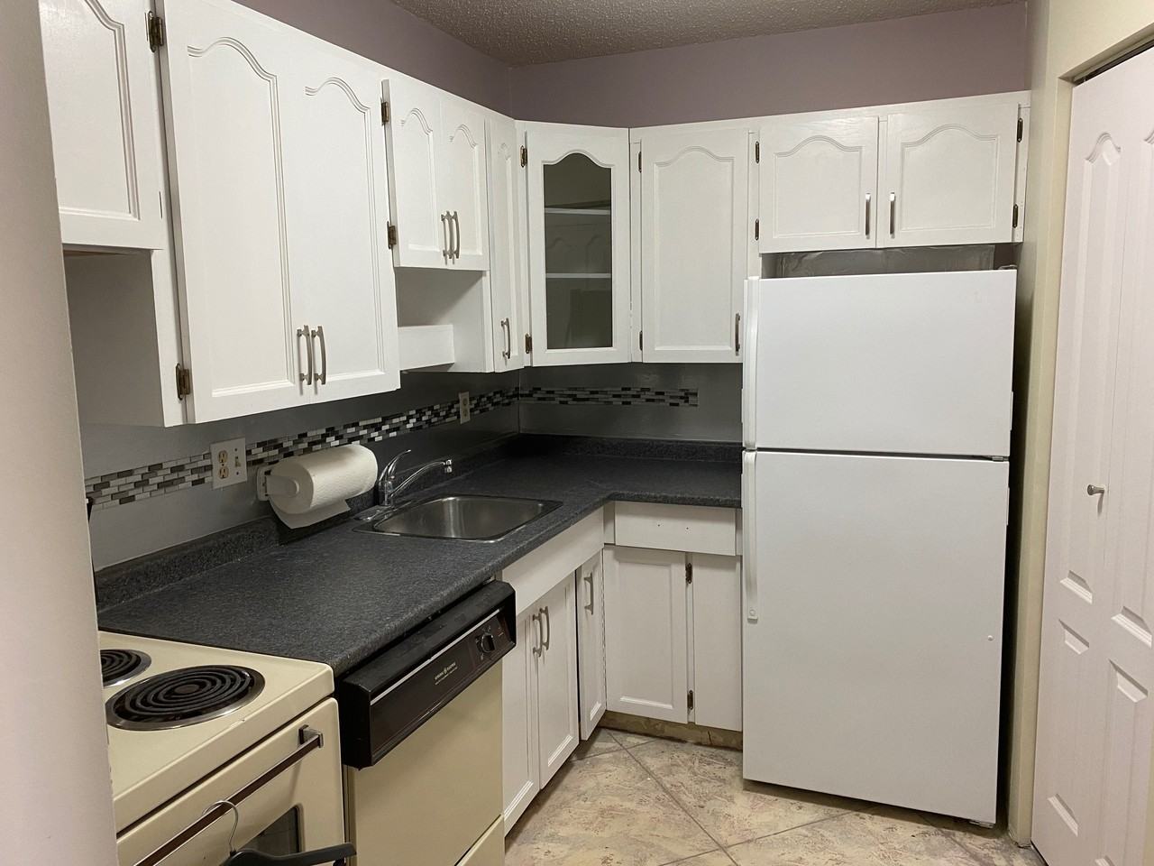 3 Burland Ave #204 - Photo 3 of 10