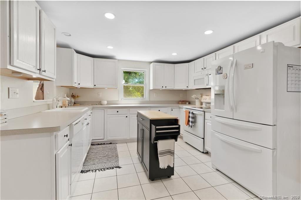 5025 Durham Rd - Photo 3 of 17