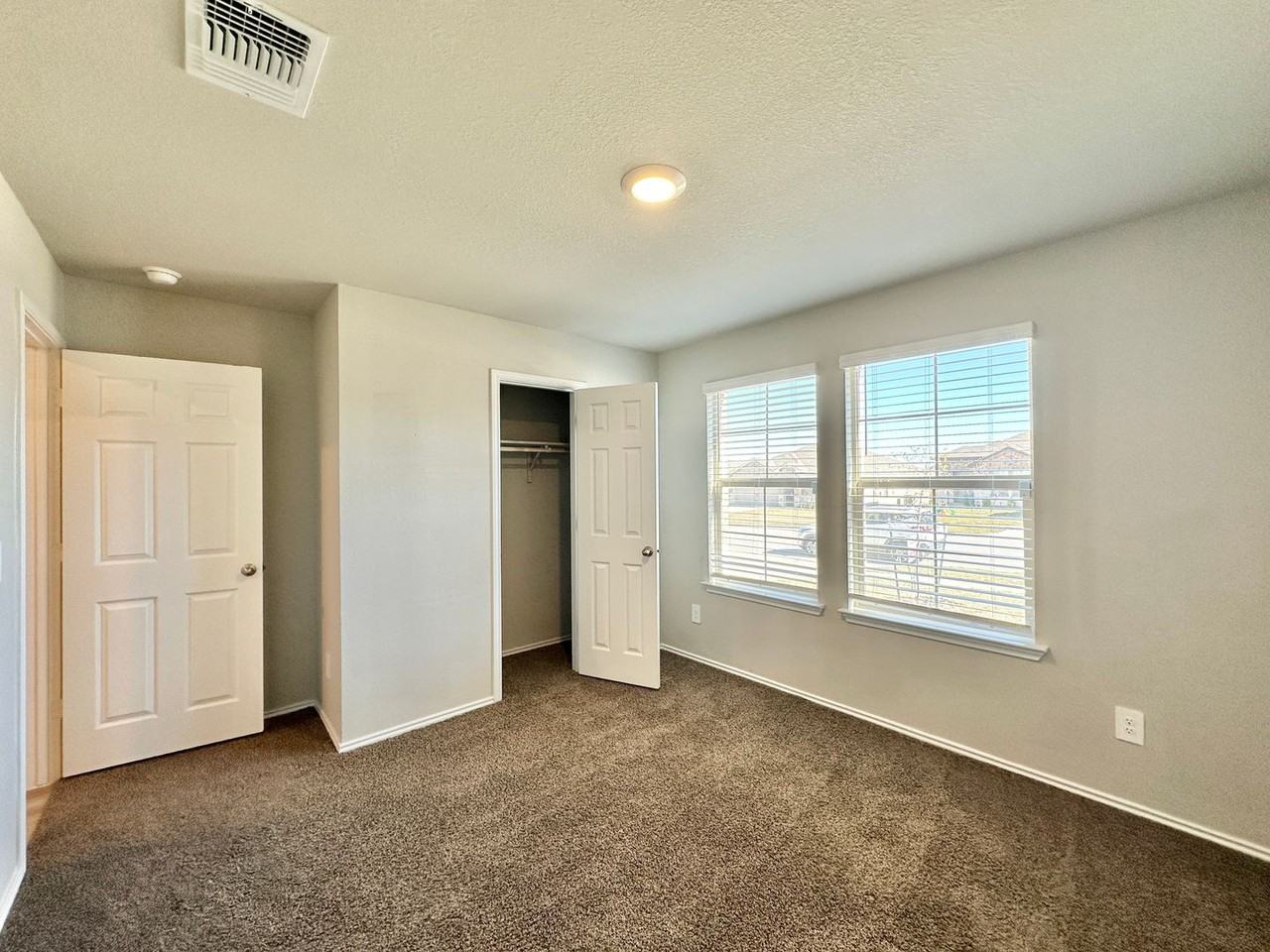 2313 Merganser Dr - Photo 4 of 43