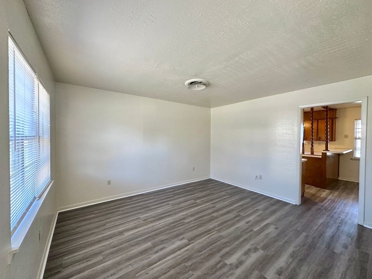 1203 S 19th St - Photo 3 of 27