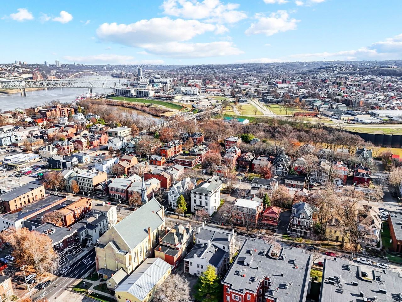 The Colonial - Photo 4 of 9