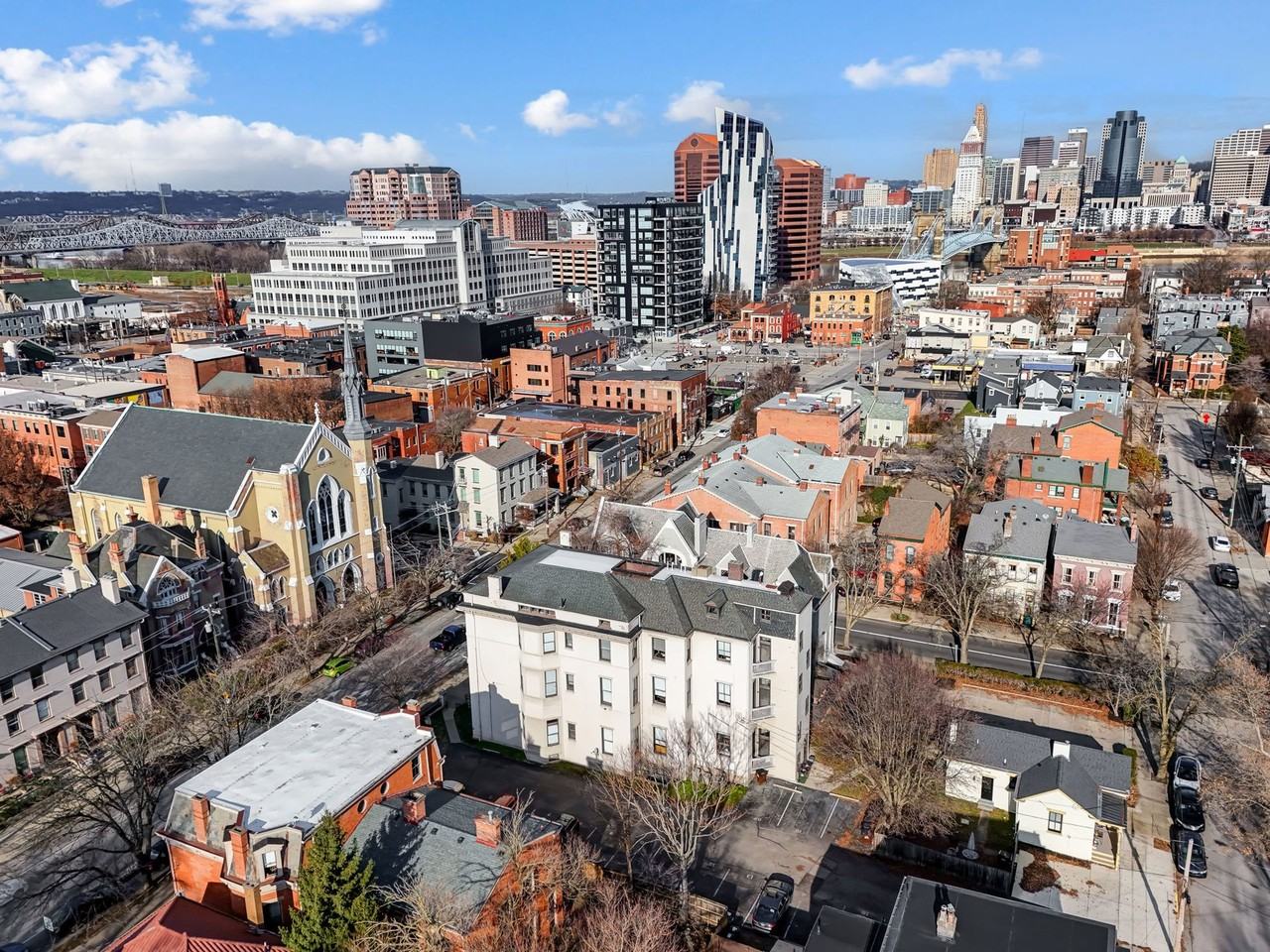 The Colonial - Photo 5 of 9