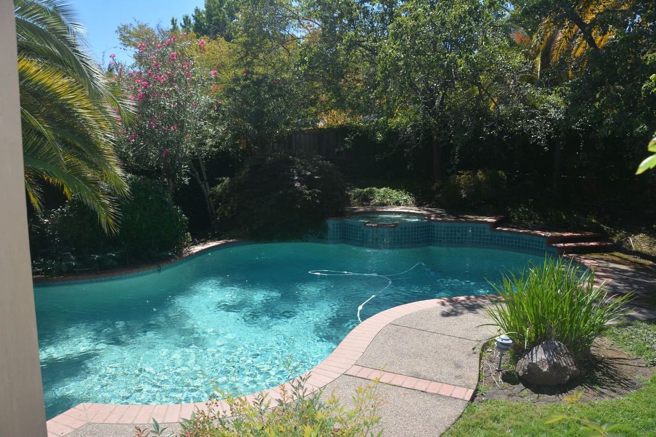 306 Maverick Ct - Photo 2 of 50