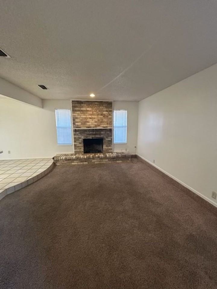 4011 N Grimes St - Photo 3 of 9