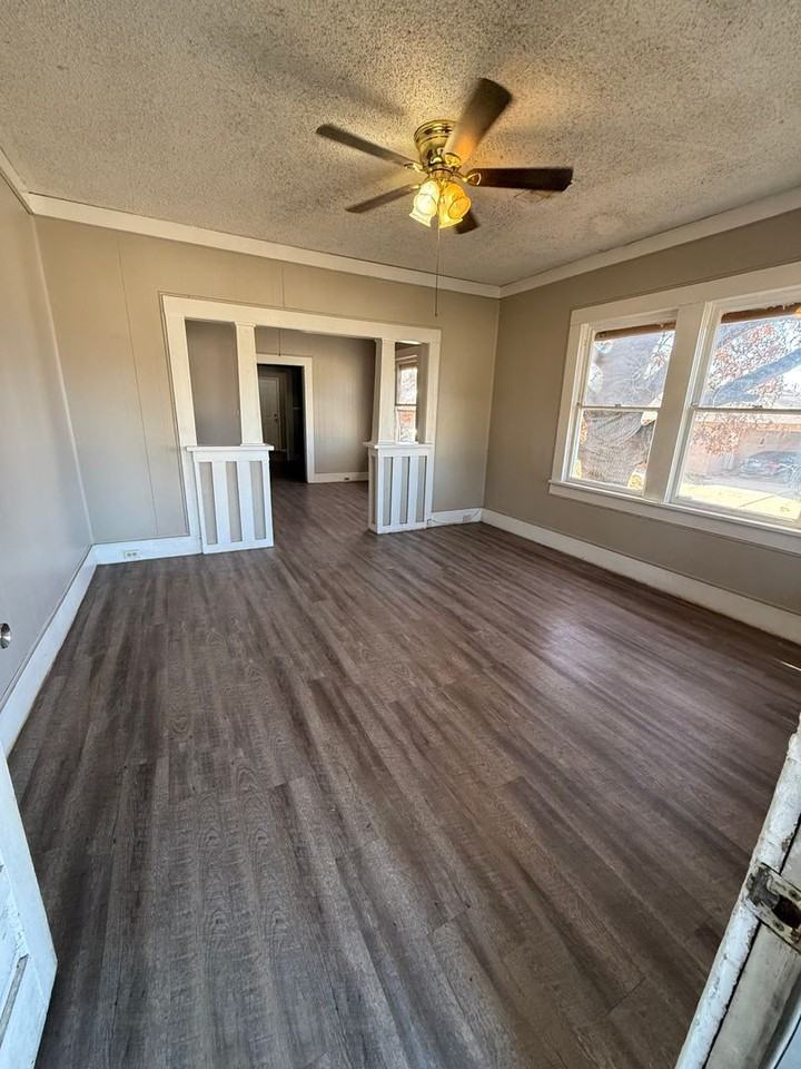2200 Dodson Ave - Photo 2 of 10