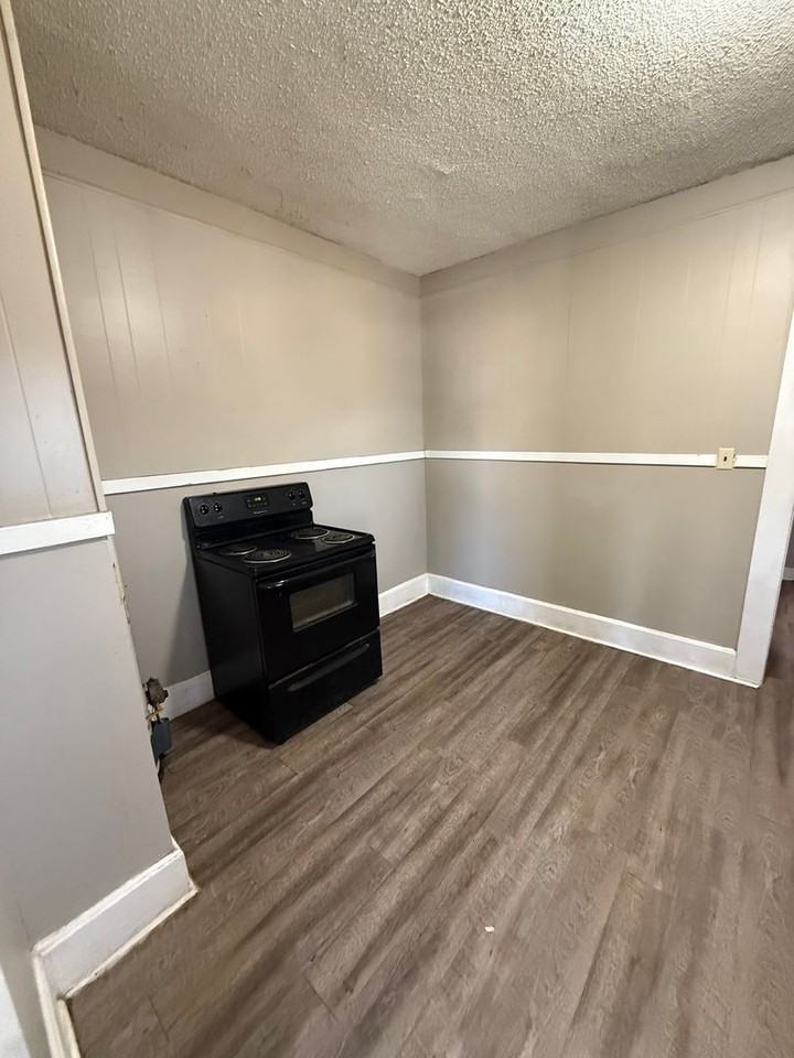 2200 Dodson Ave - Photo 3 of 10