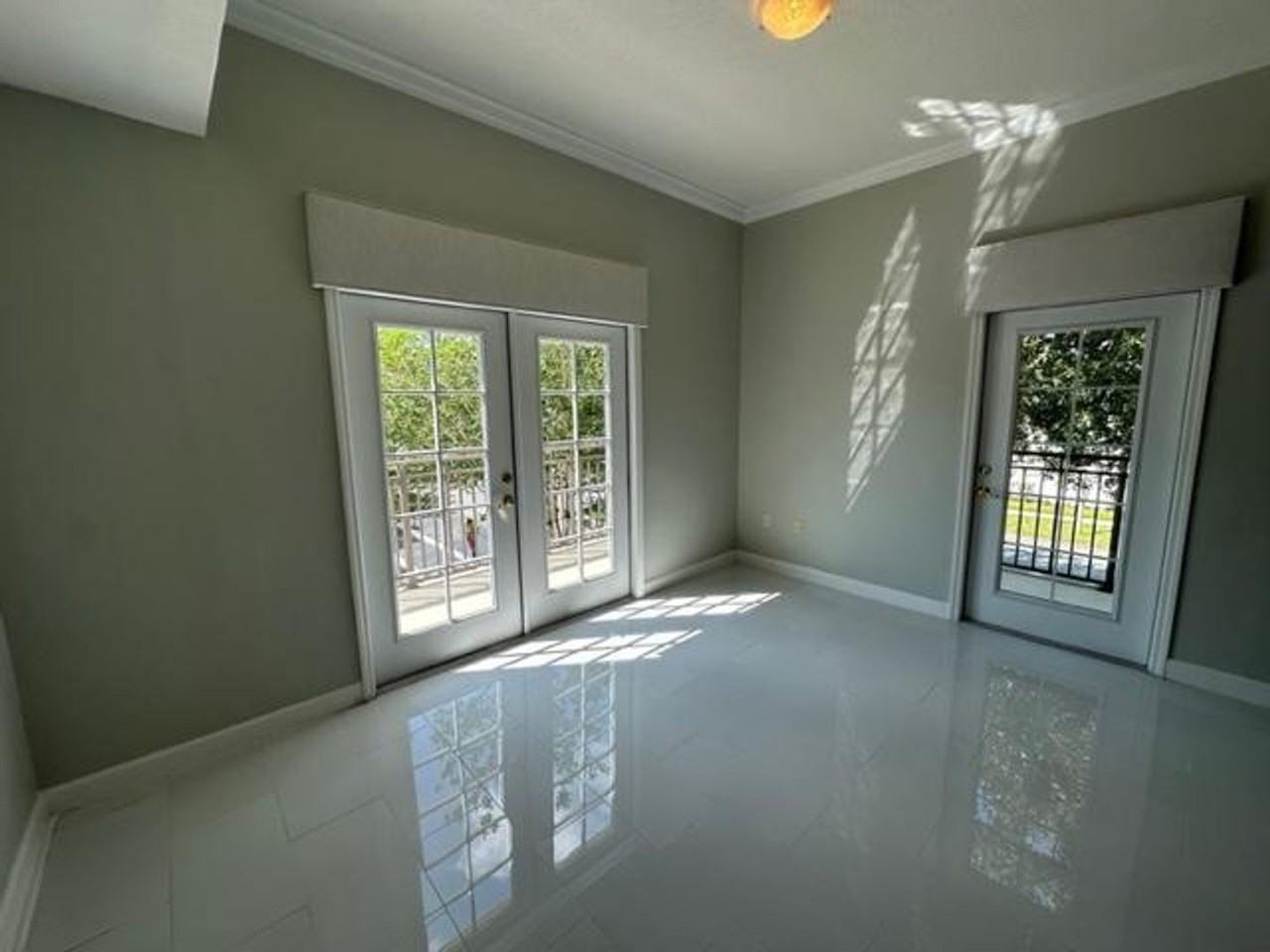 917 Waterside Ln #203 - Photo 4 of 39