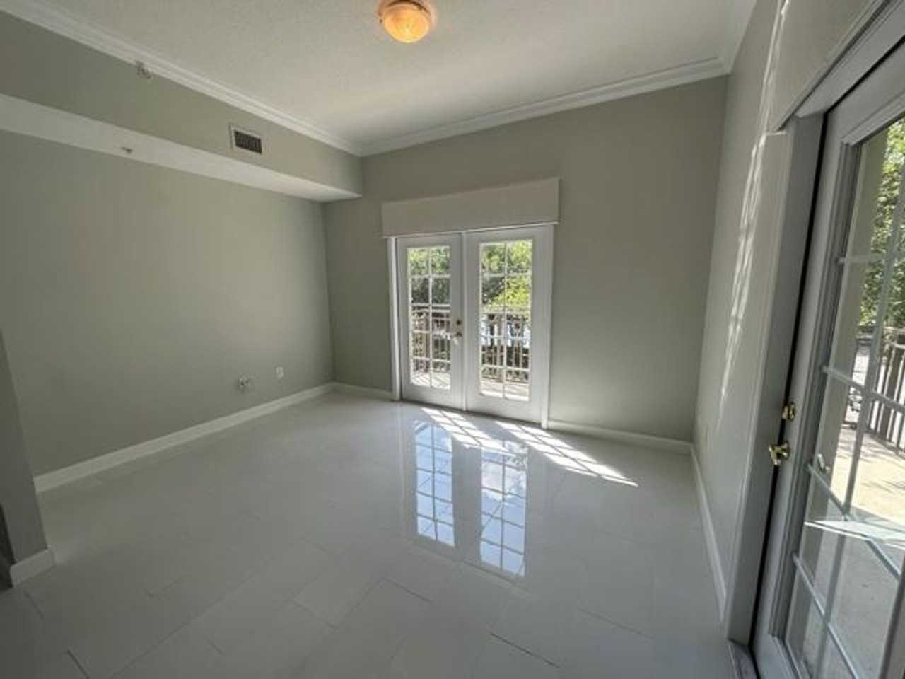 917 Waterside Ln #203 - Photo 5 of 39