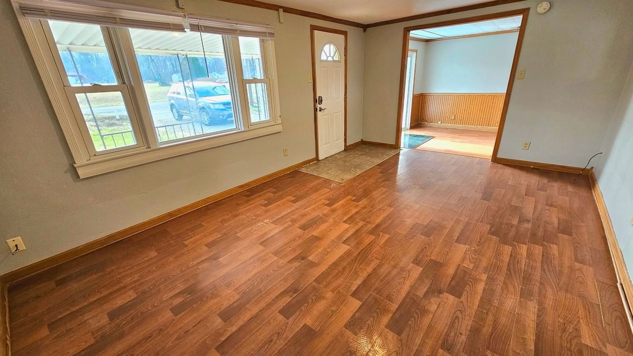 1120 Pat Lane - Photo 2 of 17