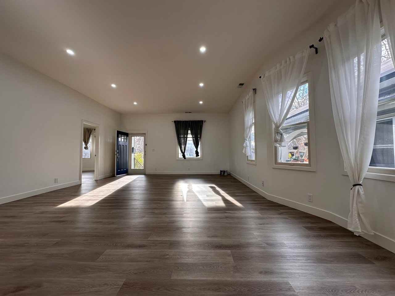 1160 Sherman St - Photo 3 of 21