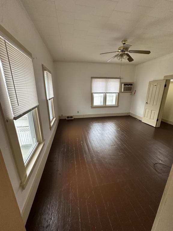 307 N Division Ave #3 - Photo 2 of 5